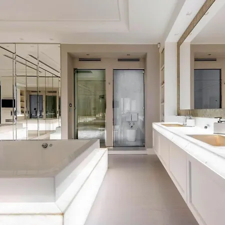 Incomparable Penthouse Huge Terrace Holiday home *